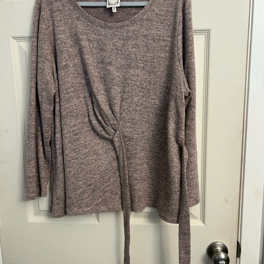 Women's Casual Heathered Top with Tie-Front - Picture 2 of 3
